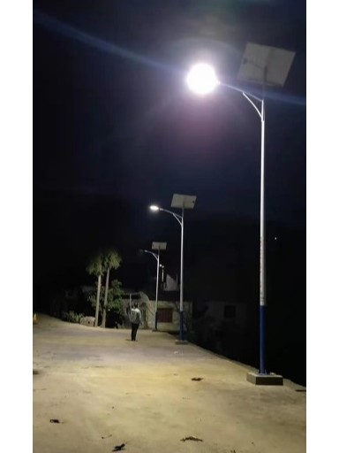 以匠心鑄燈，用品質(zhì)照亮前路——探秘南德太陽(yáng)能路燈生產(chǎn)車間