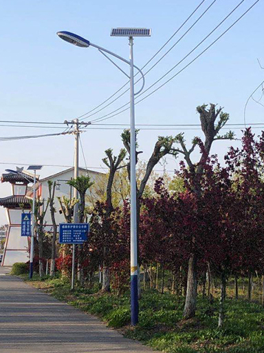 福建省三明市明溪鎮(zhèn)：農(nóng)村太陽能路燈點(diǎn)亮幸福生活