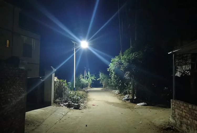 四川太陽能路燈_農村太陽能路燈_南德太陽能