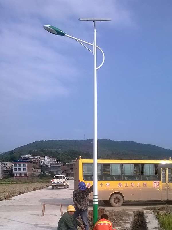 湖南省衡陽(yáng)市祁東縣黃土坡鎮(zhèn)三星村太陽(yáng)能路燈工程案例