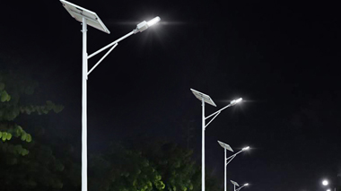 太陽能路燈后期維護也是非常重要的