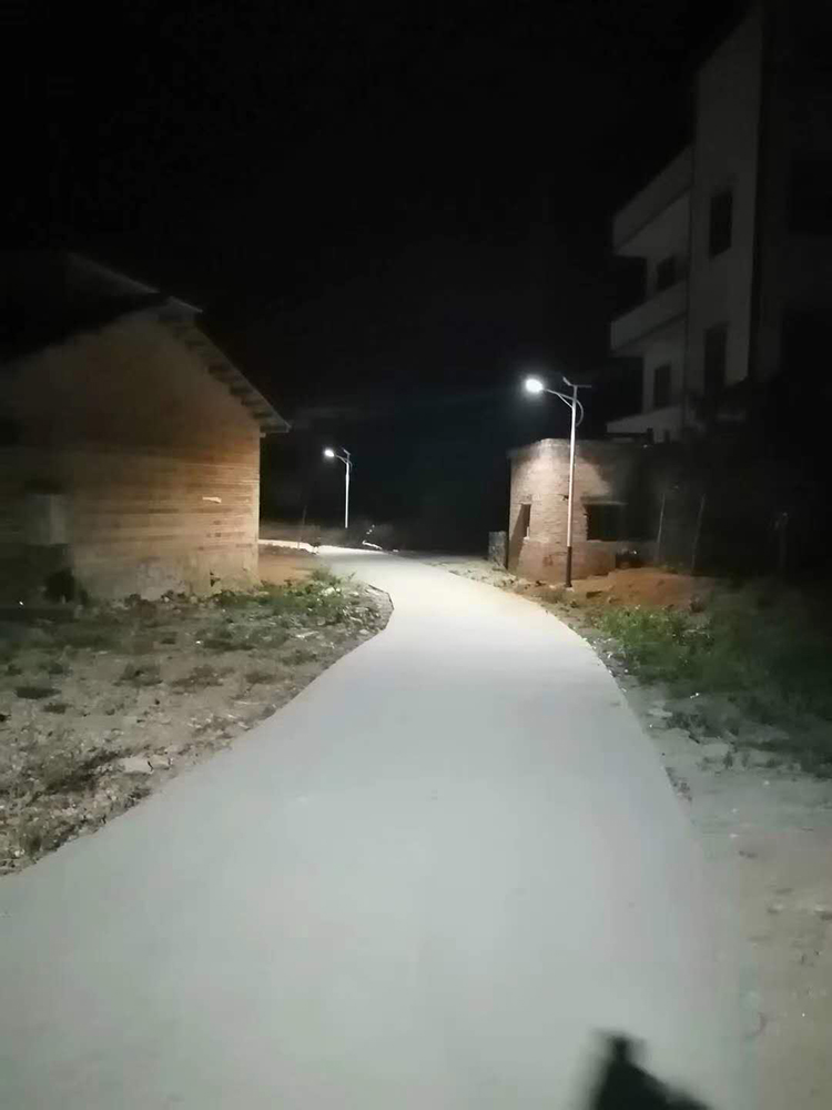 太陽(yáng)能路燈_廣東太陽(yáng)能路燈_農(nóng)村太陽(yáng)能路燈