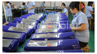 南德太陽能LED光源生產(chǎn)車間