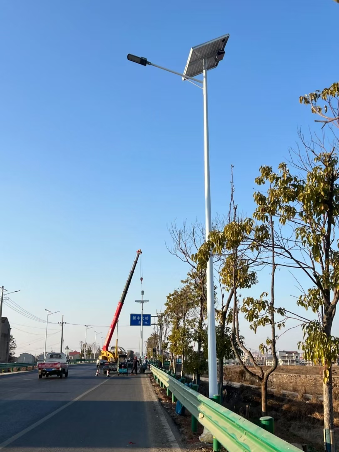 路燈自供能時(shí)代：照亮30年不交電費(fèi)的未來