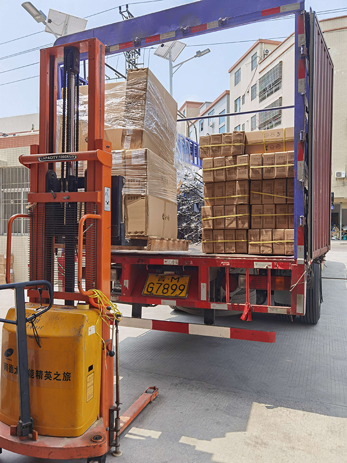 貴州太陽能路燈_6米太陽能路燈_農(nóng)村太陽能路燈