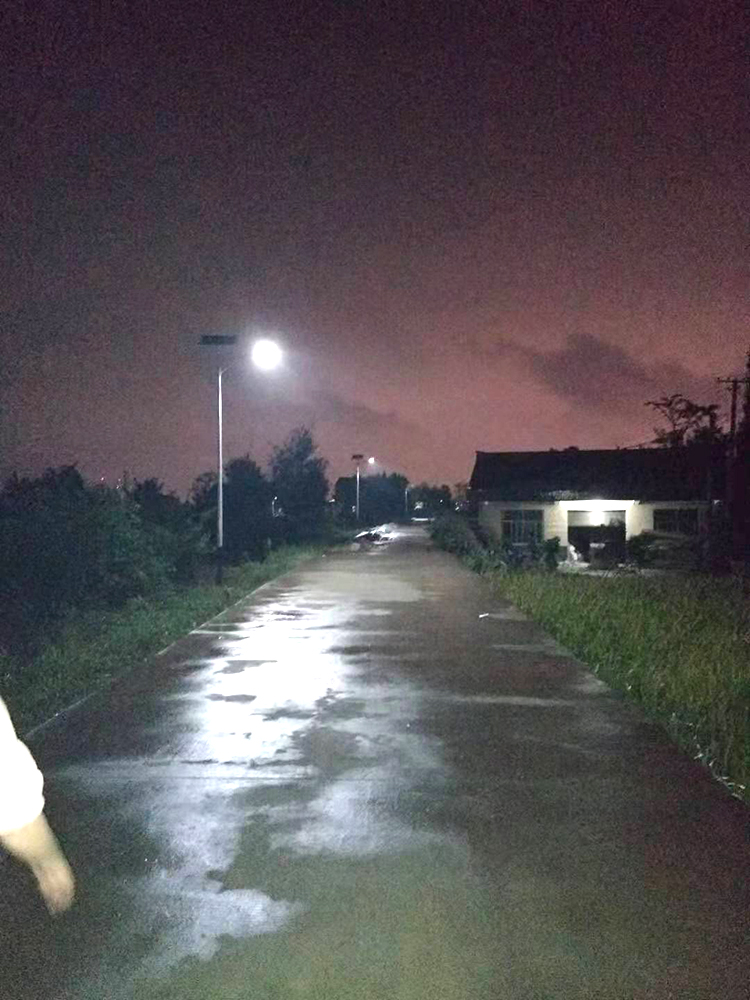 太陽能路燈_陜西太陽能路燈_農(nóng)村太陽能路燈