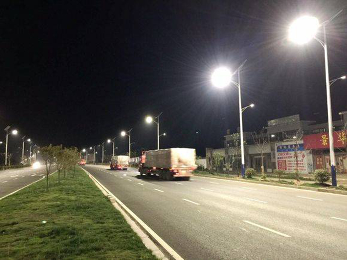 太陽(yáng)能路燈運(yùn)輸