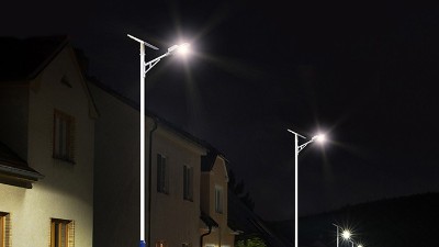 太陽能路燈控制器日常維護(hù)的策略