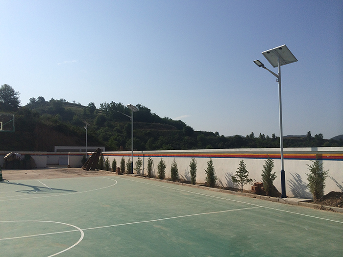 球場(chǎng)太陽(yáng)能路燈