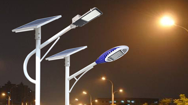 怎么選擇太陽能路燈廠家能夠體現(xiàn)產(chǎn)品的質量及服務