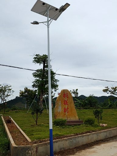 廣東新農(nóng)村6米雙頭太陽(yáng)能路燈點(diǎn)亮桐槎村