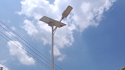 廣西百色鄉(xiāng)村道路太陽能路燈亮化工程_副本