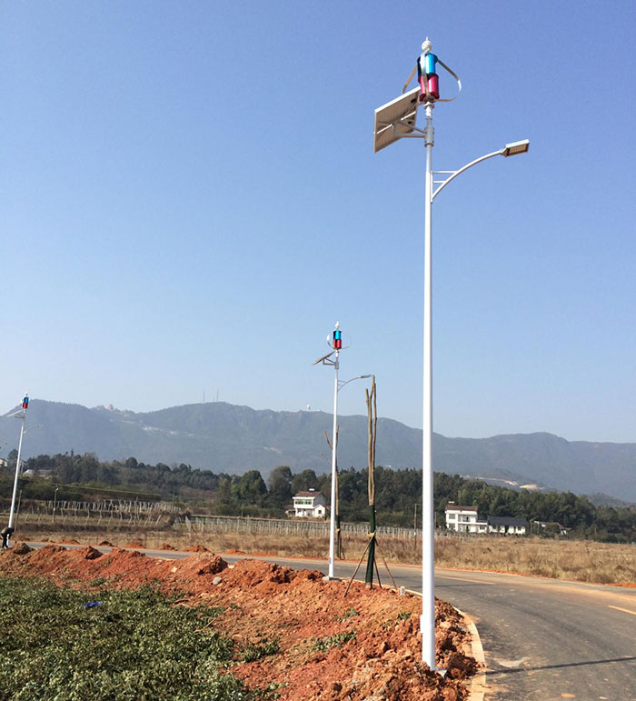 太陽(yáng)能風(fēng)光互補(bǔ)路燈