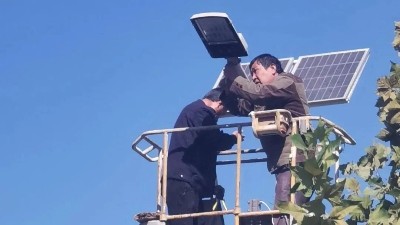 佛山順德駐東成鎮(zhèn)200盞太陽(yáng)能路燈換新燈頭