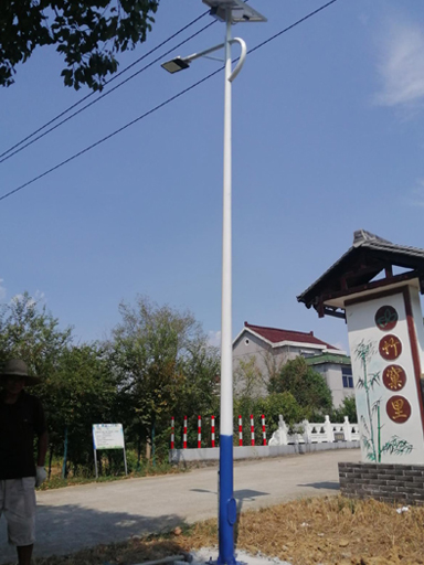 240盞led太陽能路燈點(diǎn)亮甘肅蘭州七里河區(qū)