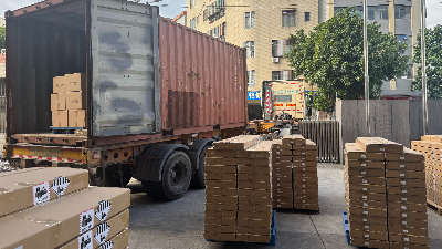 一批批發(fā)完外國的太陽能路燈已經(jīng)啟航了